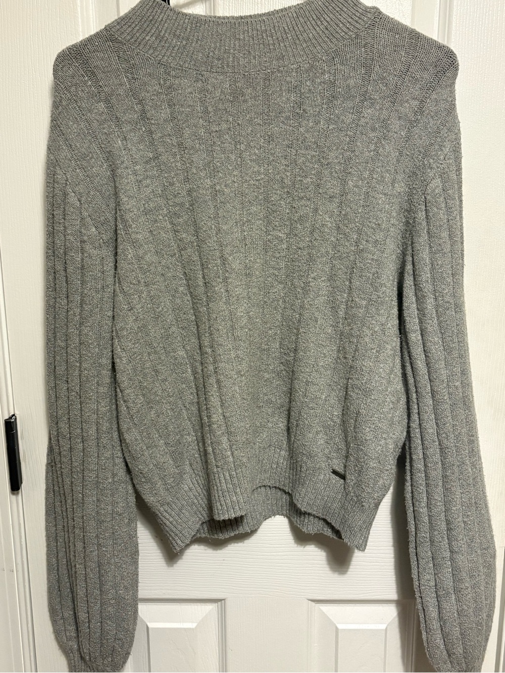 Hollister Classic Grey Ribbed Women's Sweater
